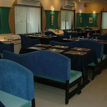 Dwaraka Residency Hotel Kākināda Kültér fotó